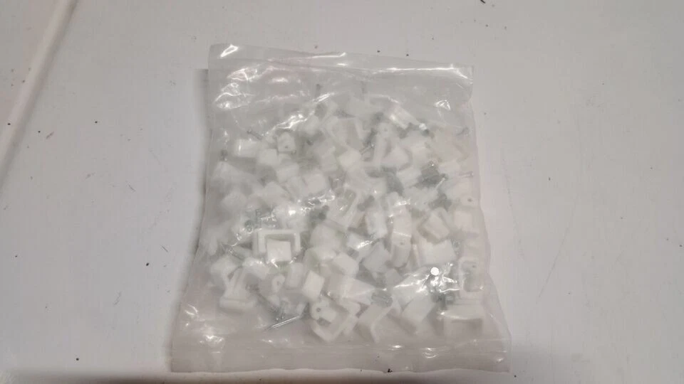 Steren Dual RG-6 cable clips 100 count - Image 2 of 3