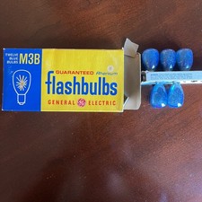 Vintage GE M3B Blue Rhenium Flash Bulbs - Partial Box of 5 - Untested
