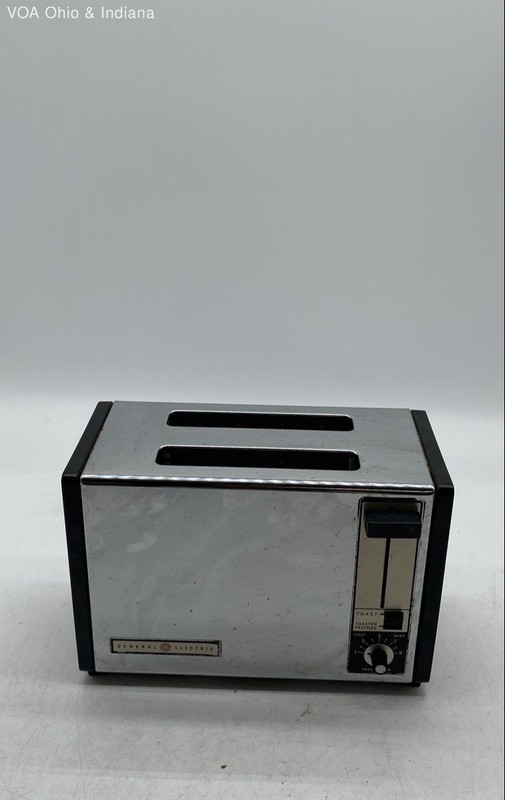 General Electric Vintage 2-Slot Chrome Toaster Mid Century Modern GE