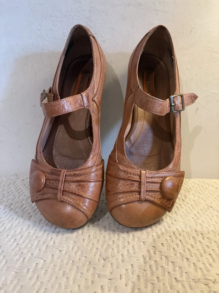Miz Mooz Dulce Couro Marrom Detalhe de Botão Mary Jane Flats Sola de Borracha Acolchoada 8 - Imagem 4 de 4