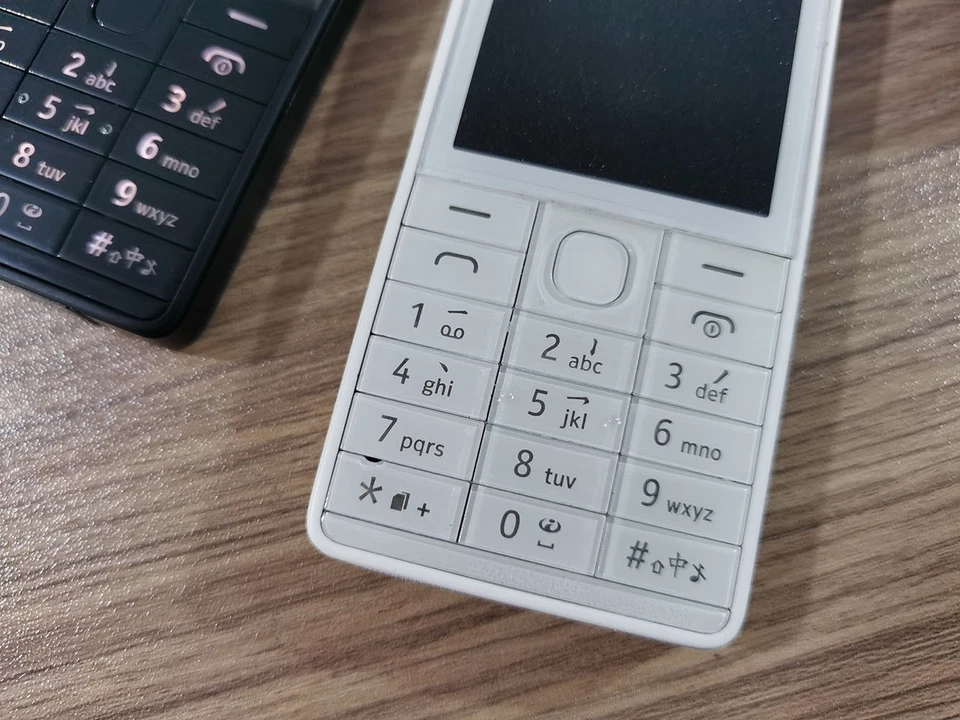 Nokia 515 desbloqueado 2G/3G - Preto/branco - Celular testado - Imagem 2 de 4