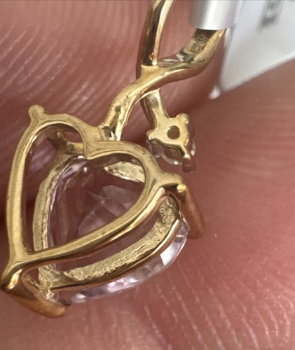 NUEVO Colgante Gemporia Oro Amarillo 9ct 'El Corazón Rosa Amor de Brasil' y Diamantes - Imagen 10 de 17