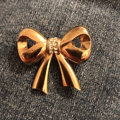 Elegante goldfarbene Schleifen-Brosche mit Strasssteinen 3.8x3.2 cm Retro-Design