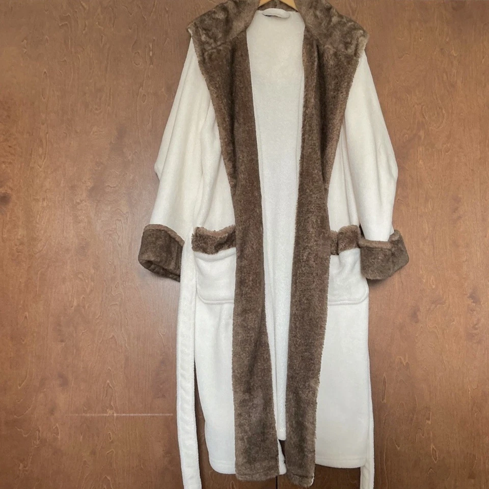 NEW Members Mark Faux Fur Hooded Plush Robe Womens L/XL Ivory Ivory Pockets Cozy - Image 2 of 4