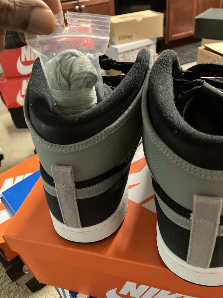 Zapatillas Jordan AJKO Retro 1 Sombra Alta EE. UU. Talla 11.5 Foto 4 de 4