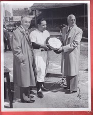 1952  YANKS   YOGI BERRA    TYPE 1     GLOSSY   RECEIVING HIS 1951 MVP AWARD