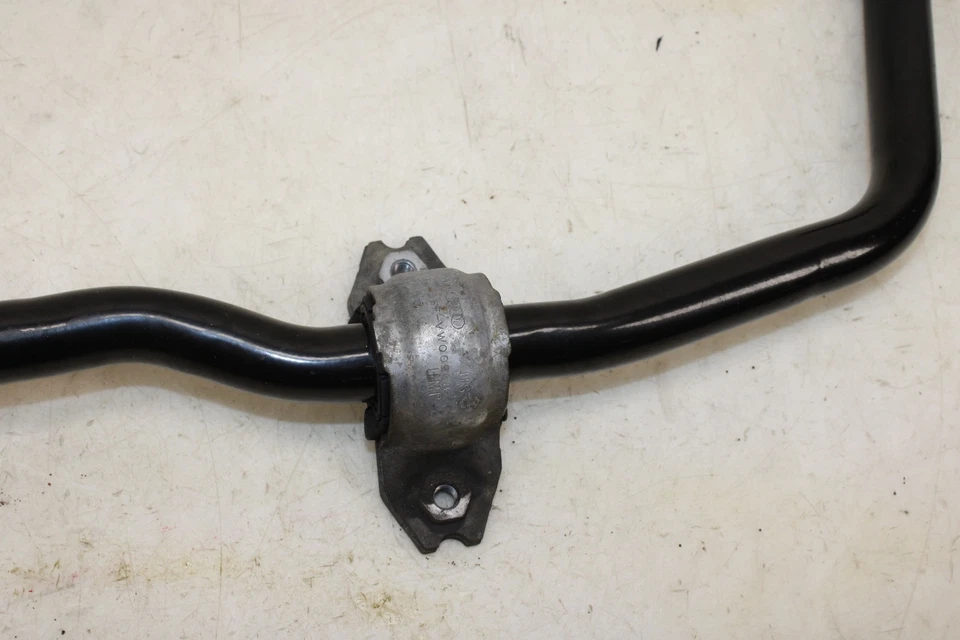 Barra estabilizadora delantera Volkswagen GTI 2015-2021 5QM411303A OEM MH43 Foto 3 de 4