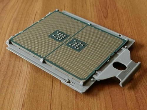 Processeur serveur AMD EPYC 7663 Milan CPU 56 cœurs 2,0 GHz SP3 240 W 100-0000318 - Photo 2/3