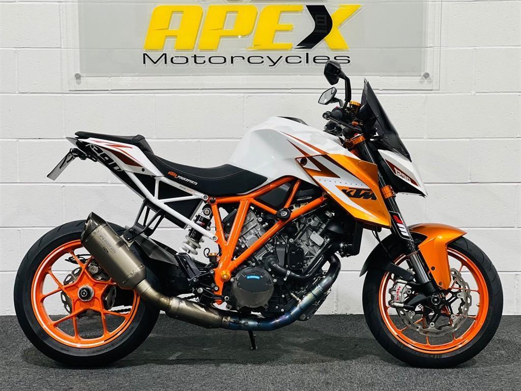 KTM Superduke 1290 R SPECIAL EDITION ! FULL AKRAPOVIC EXHAUST ! CARBON