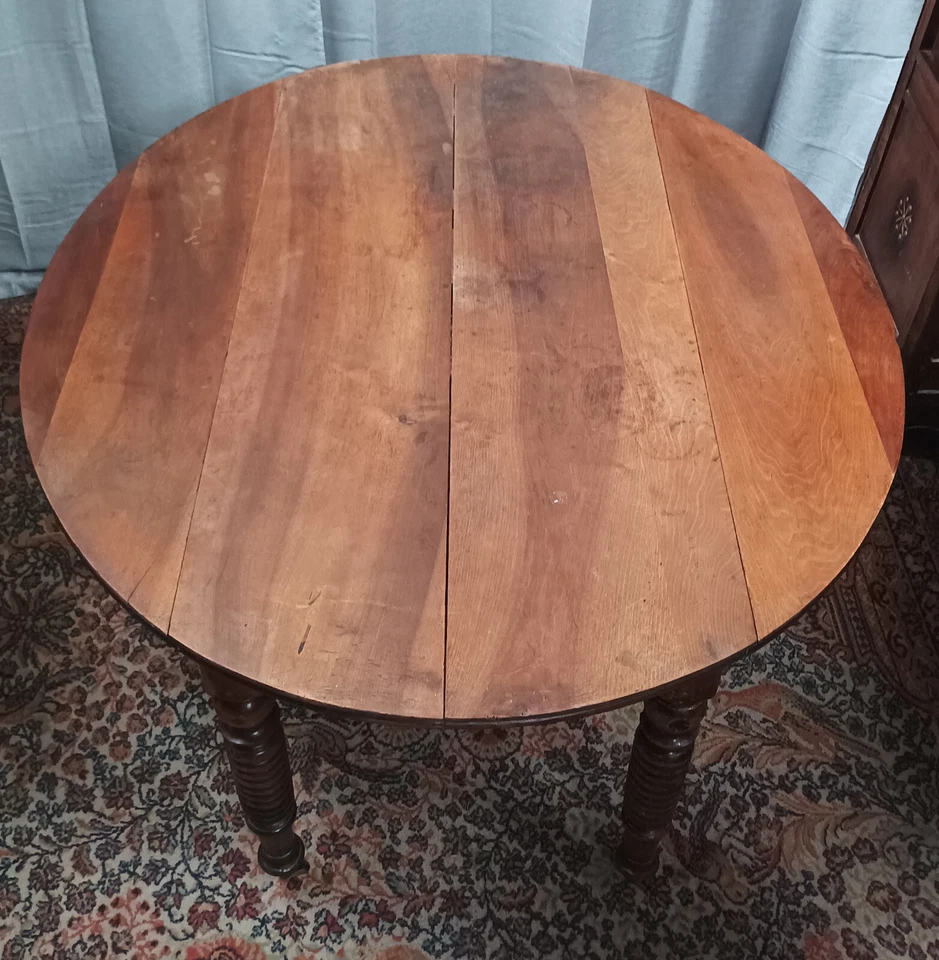 Table Louis Philippe en noyer - Photo 2/4