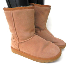 UGG Australia Women  s Boot Classic Short Snow Winter 5825 Size 8W Brown EUR 39
