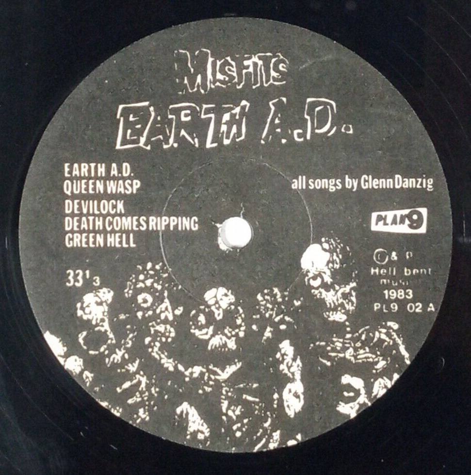 MISFITS/ EARTH A.D./WOLFS BLOOD LPレコード 61-NOKQTe6L._UF1000,1000_QL80_.jpg