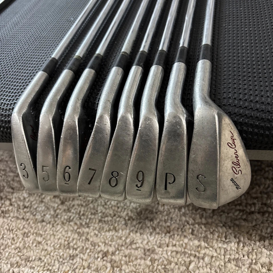 Set of 8 MIZUNO Silver Cup Blade Golf Irons 3,5,6,7,8,9, PW&SW - RH Red Letters - Image 2 of 4
