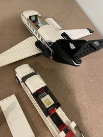 Lego City Airport VIP Service (60102) - Complete - With Manuals