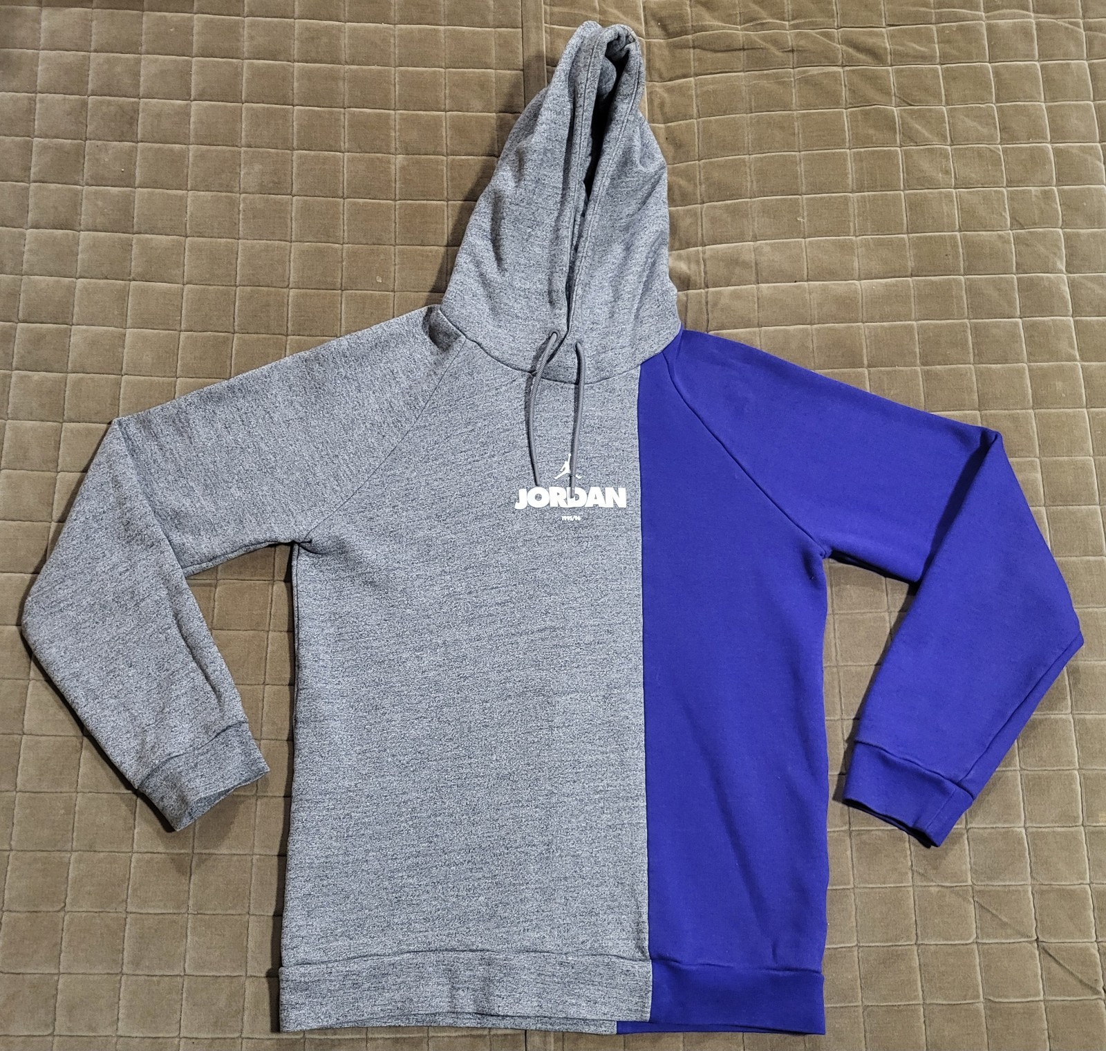 NIKE AIR JORDAN LEGACY AJ11 FLEECE PULLOVER HOODIE GRAY/PURPLE CONCORD SZ MEDIUM