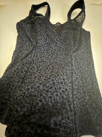 Triumph black florsl print not transparent corset  Lingerie size  it 1 eu38 uk 3