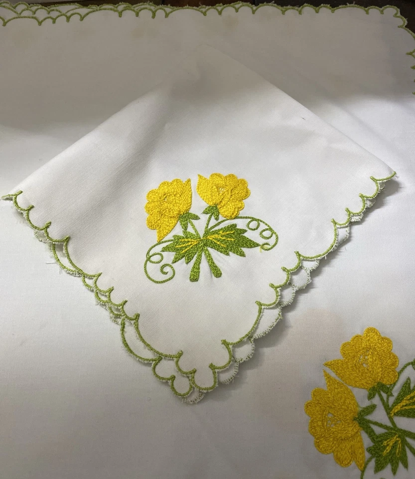 Lot Of 3 VTG Embroidered Square Card Tablecloths & 10 Napkins Set ~38X38 13x13 - Image 2 of 4