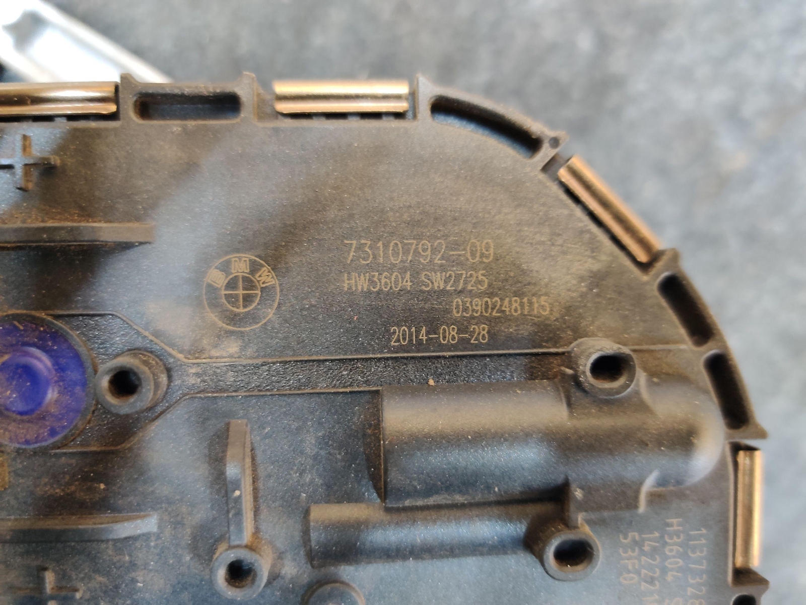 Set of 2 Front Left Right Wiper Motor 61617310791 61617310792 OEM BMW i8 2014-19
