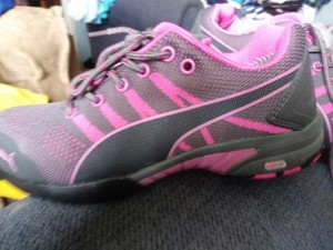 pink puma tennis shoes