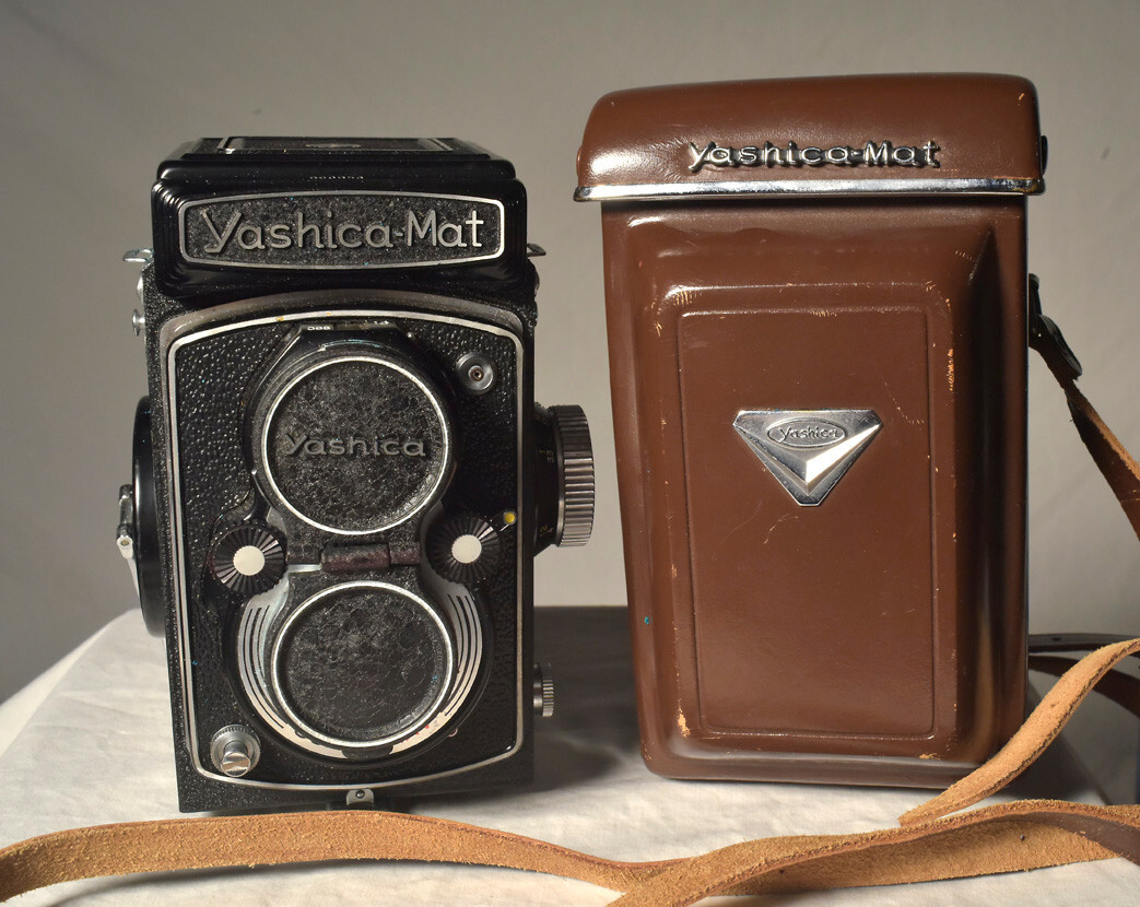w*4様 Yashica-Mat 二眼レフカメラ COPAL-MX Vintage Yashica Mat / With Case / Serial No. 660953 / Copal-MXV
