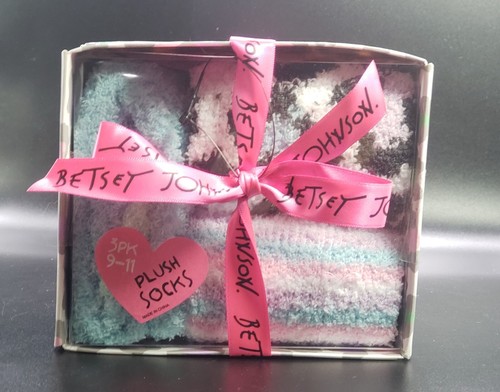 Betsey Johnson 3pc Plush Cozy Socks Sz 9-11 Gift Box Aqua Pink Purple Christmas - Picture 6 of 6