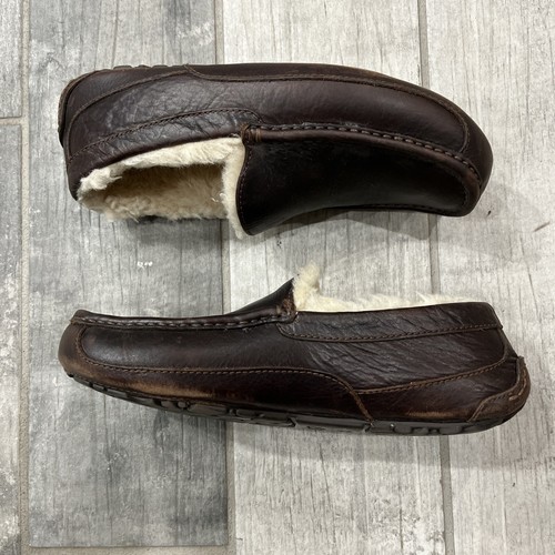 UGG Ascot #5379 - Sheepskin, House 