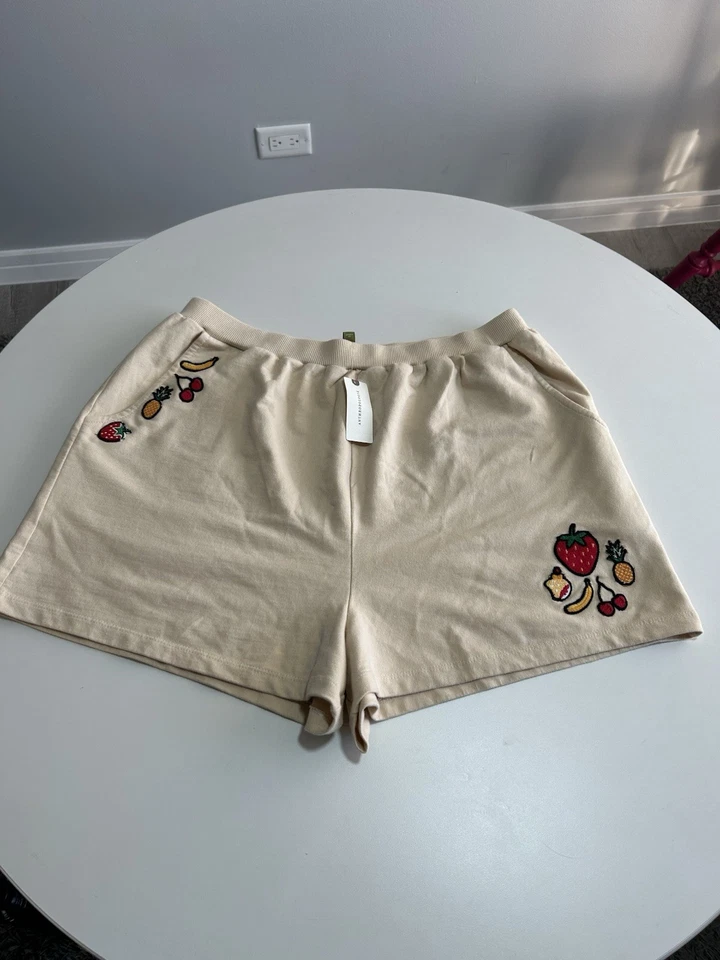 Anthropologie Celandine 米色水果刺绣短裤 L 码 — 第 2/4 张图片