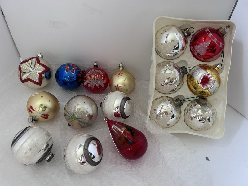 VTG  Lot of Stencil Christmas ornaments Glitter Atomic Star Indent Lot Of 16