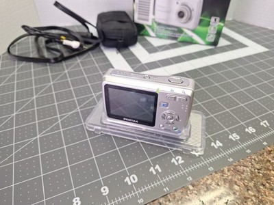 Pentax Optio E40 Digital Camera 8.1MP Silver Tested Has Box Stand