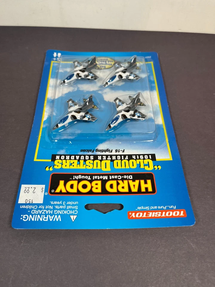 TootsieToy Hard Body CLOUD DUSTERS F-16 FIGHTING FALCON Squadron Plane Set 1998 - Image 4 of 4