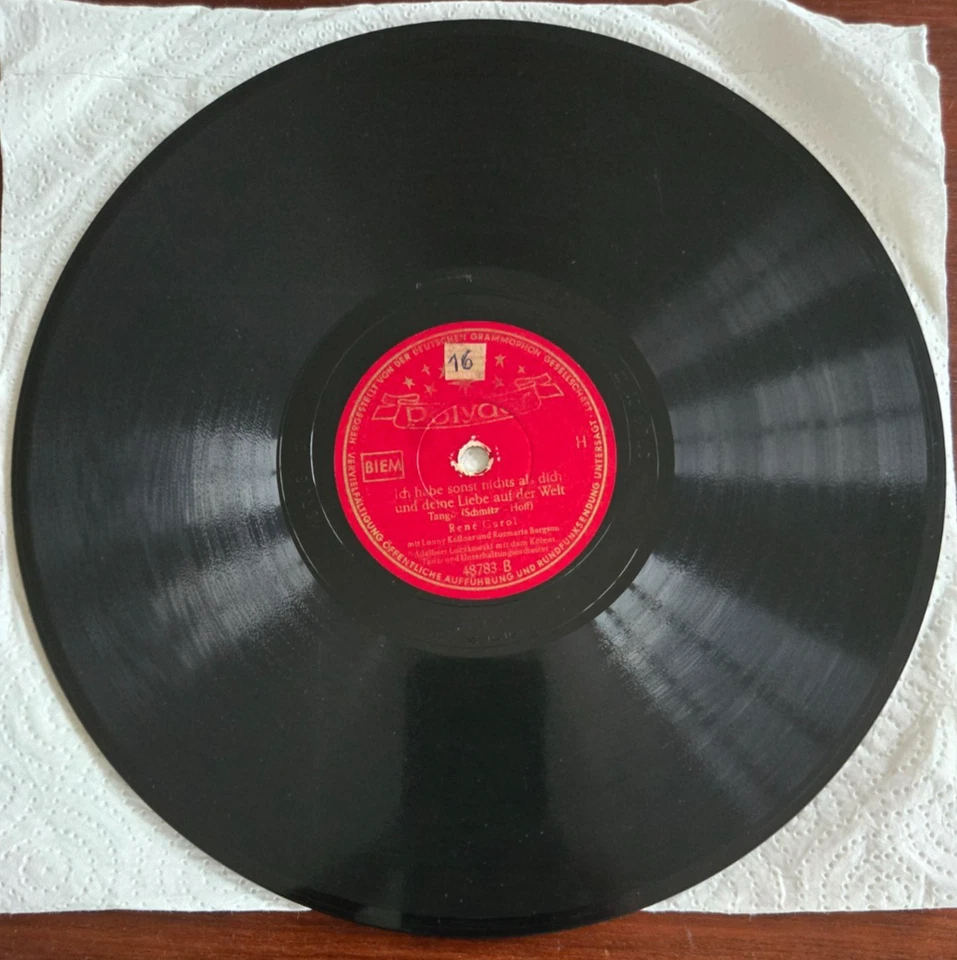 Rote Rosen, rote Lippen, roter Wein - René Carol - Bild 2 von 2