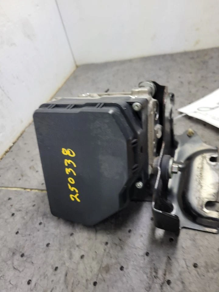 Conjunto de piezas de freno antibloqueo sin sistema de prechoque se adapta a 17 MAZDA 6 1650545 Foto 3 de 4