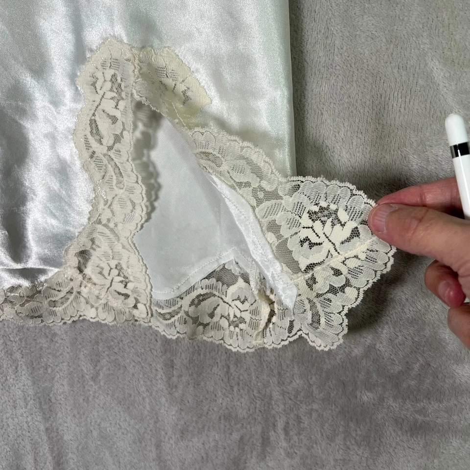 Falda De Colección Etiqueta Dorada Victoria’s Secret Satén Slip Encaje Florers Talla Mediana Y2K Foto 3 de 4