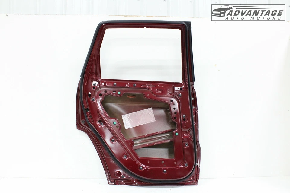 Jeep Grand Cherokee 2011-2021 puerta trasera izquierda carcasa panel terciopelo rojo perla OEM Foto 2 de 4