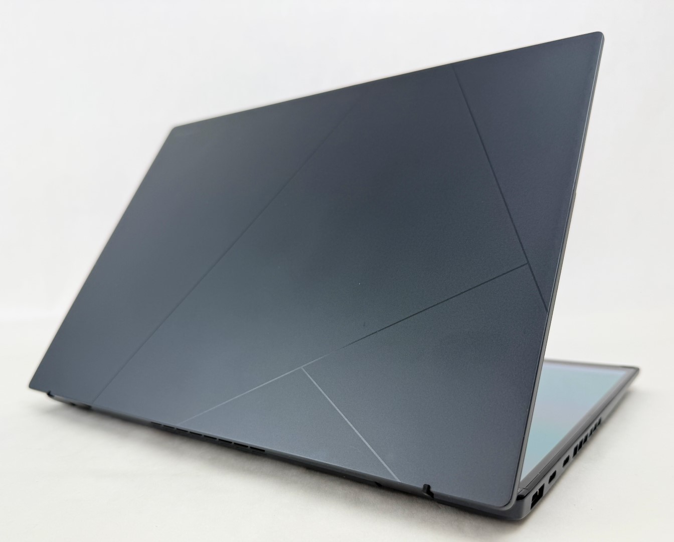 Asus UX8406MA-PS99T, 14-Inch Laptop, with Intel Core Ultra 9 Processor 185H, Windows 11 Home