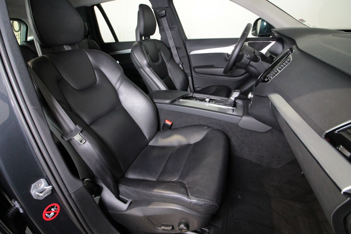 Volvo XC90 2,0 D5 225 Momentum aut. AWD 7prs