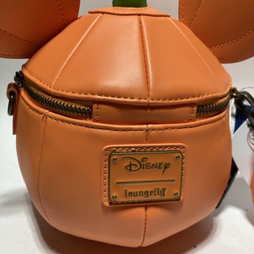 LOUNGEFLY Disney Mickey-o-Lantern Pumpkin Glow-in-the-Dark Umhängetasche NEU - Bild 3 von 7