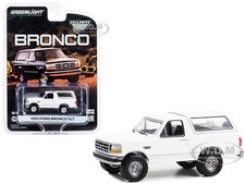 1993 FORD BRONCO XLT OXFORD WHITE 1/64 DIECAST MODEL CAR BY GREENLIGHT 30452