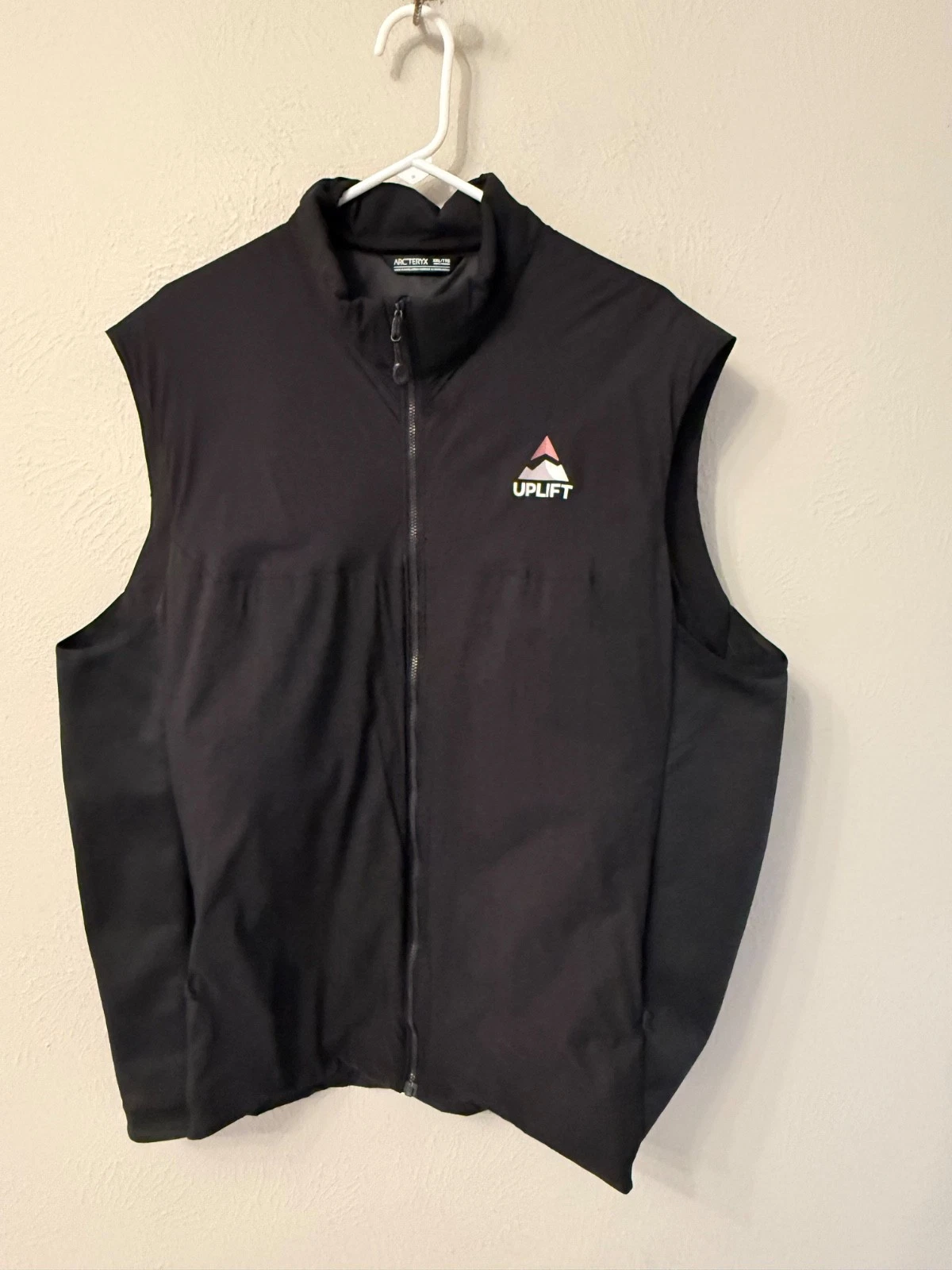 Arc'teryx Atom LT Vest full zip size XXL black with logo outdoor hike camp ski
Opens in a new window