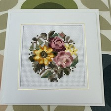 Carte point de croix d'une fleur 