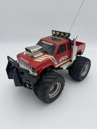 Véhicule radiocommandé 2.4Ghz Grande Vitesse Grands Roues Pick-up RC Echelle 1:18 Argent