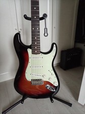 Fender Vintera II Stratocaster  '60s sunburst hardly played
