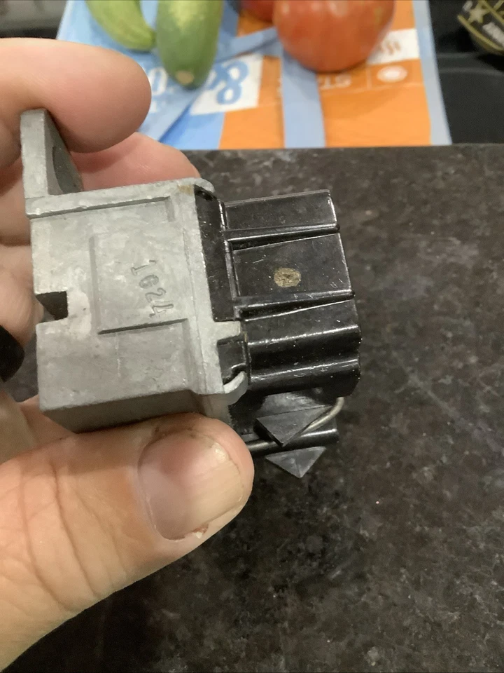 New 1972-1976 Ford Torino Ignition Switch Very Rare - Image 4 of 4