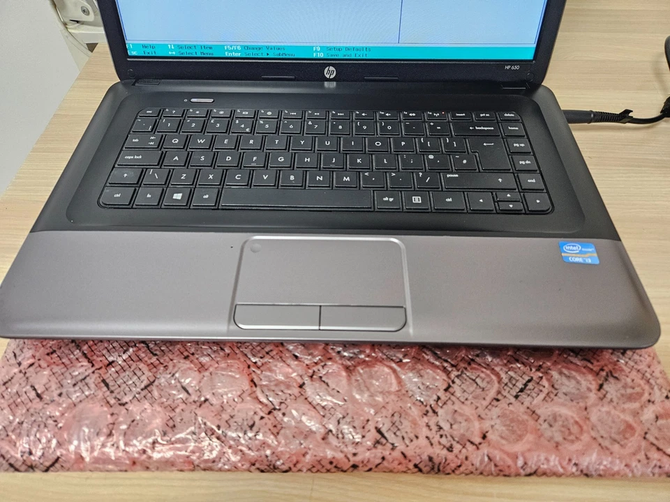 HP 650 - i3-2328M - 4GB Ram - No Storage - Image 2 of 4