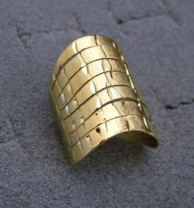 Authentic Lady's Yellow Gold Plated Shield Band Ring Size 9 Free Shipping
