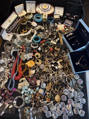 9 Pound Lot Of Vintage To Now Costume Jewelry Most All Are Wearable #6