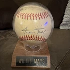 Willie Mays Signed Baseball Ball w/ Display Case San Francisco Giants