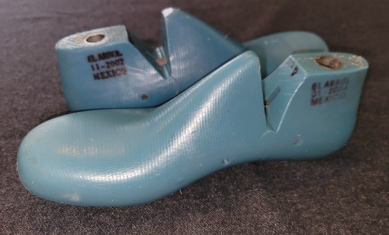 Hormas El Arbol Shoe Last Shoemaking Blue MIL 4258 Molded Plastic sz 4 1/2 E