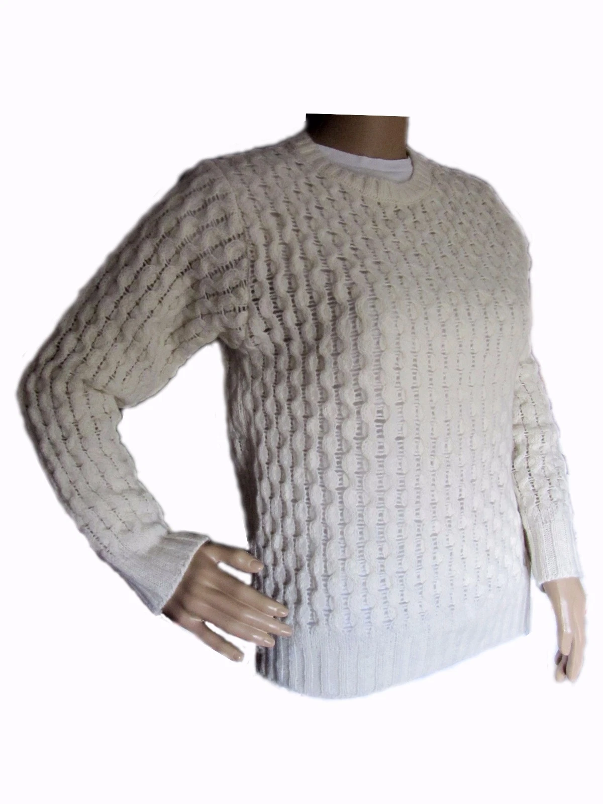 Ladies Pure Lambswool sweater
Opens in a new window or tab
