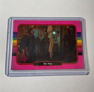 Stranger Things Season 4, The Plan (87) 1986 Pink Parallel Card #39/86